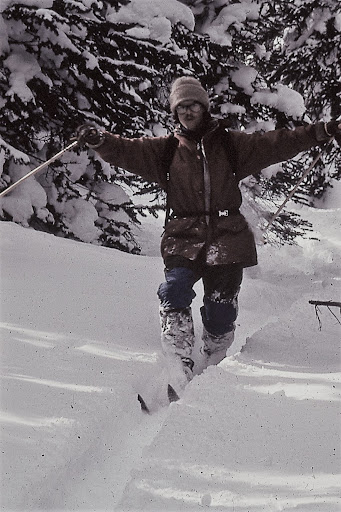 Circa 1974, sporting a genuine Scottish blaclava and the ubituitous 60:40 parka, I pose dramatically in the newly rediscovered Telemark turn position.